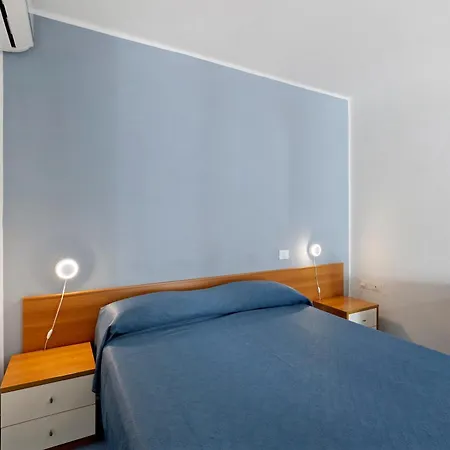 Marina Living And Pool 3*